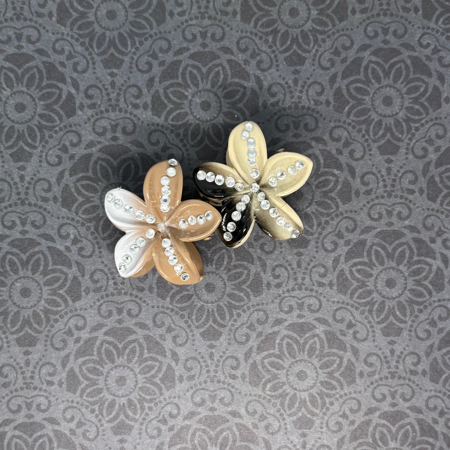 Medium Flower Claw Clip