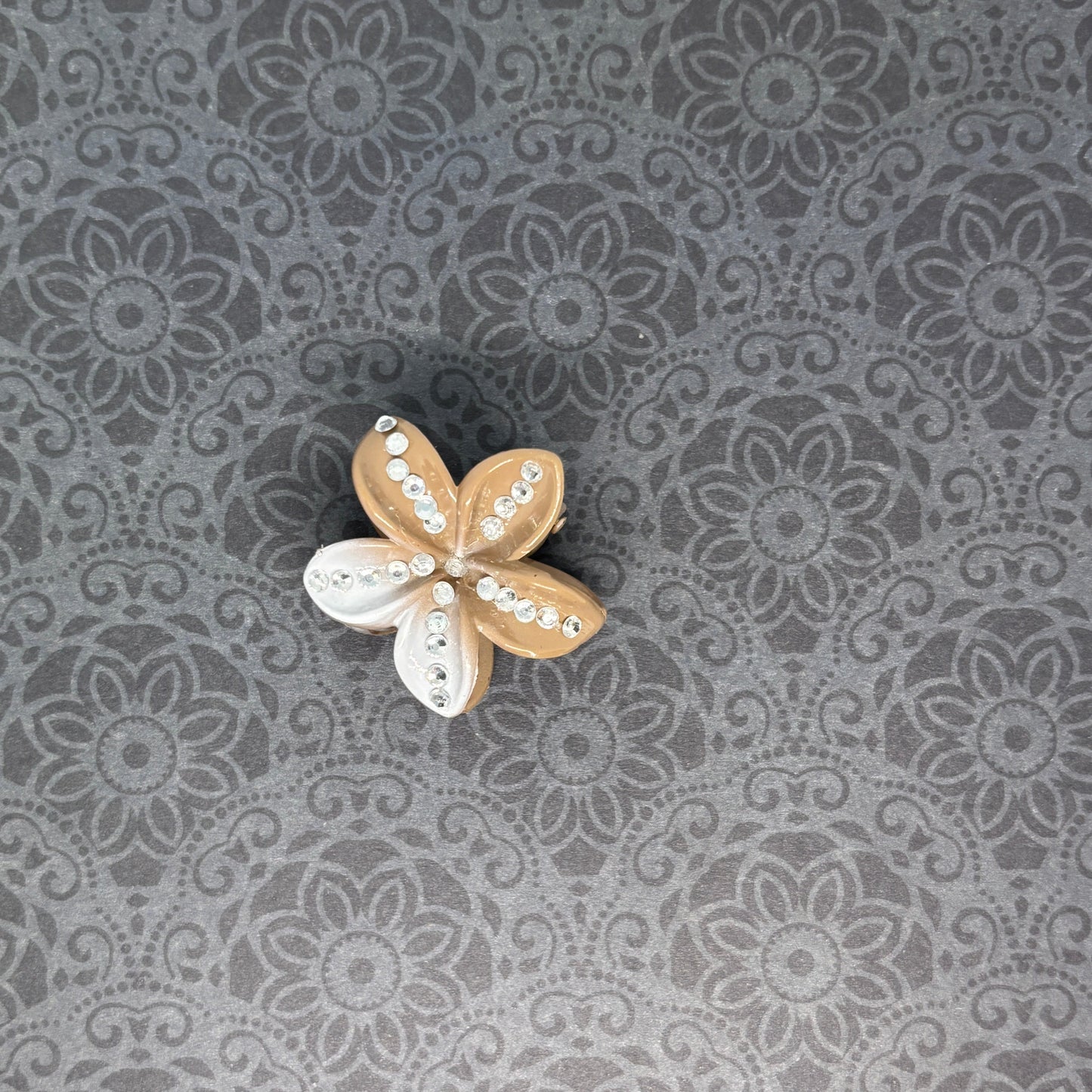 Medium Flower Claw Clip