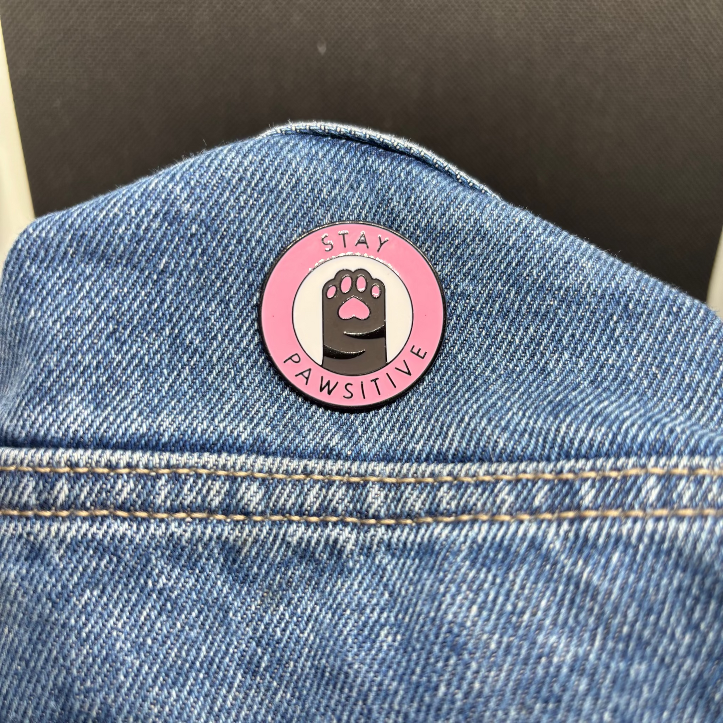 Stay Pawsitive Pin Badge